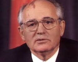 Gorbachov: “el mundo se prepara para la guerra”