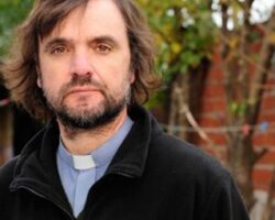 El Padre Pepe y los “Curas Villeros” se organizan.
