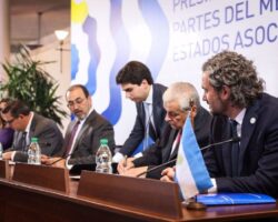 Acuerdo para construir un puente sobre el río Uruguay